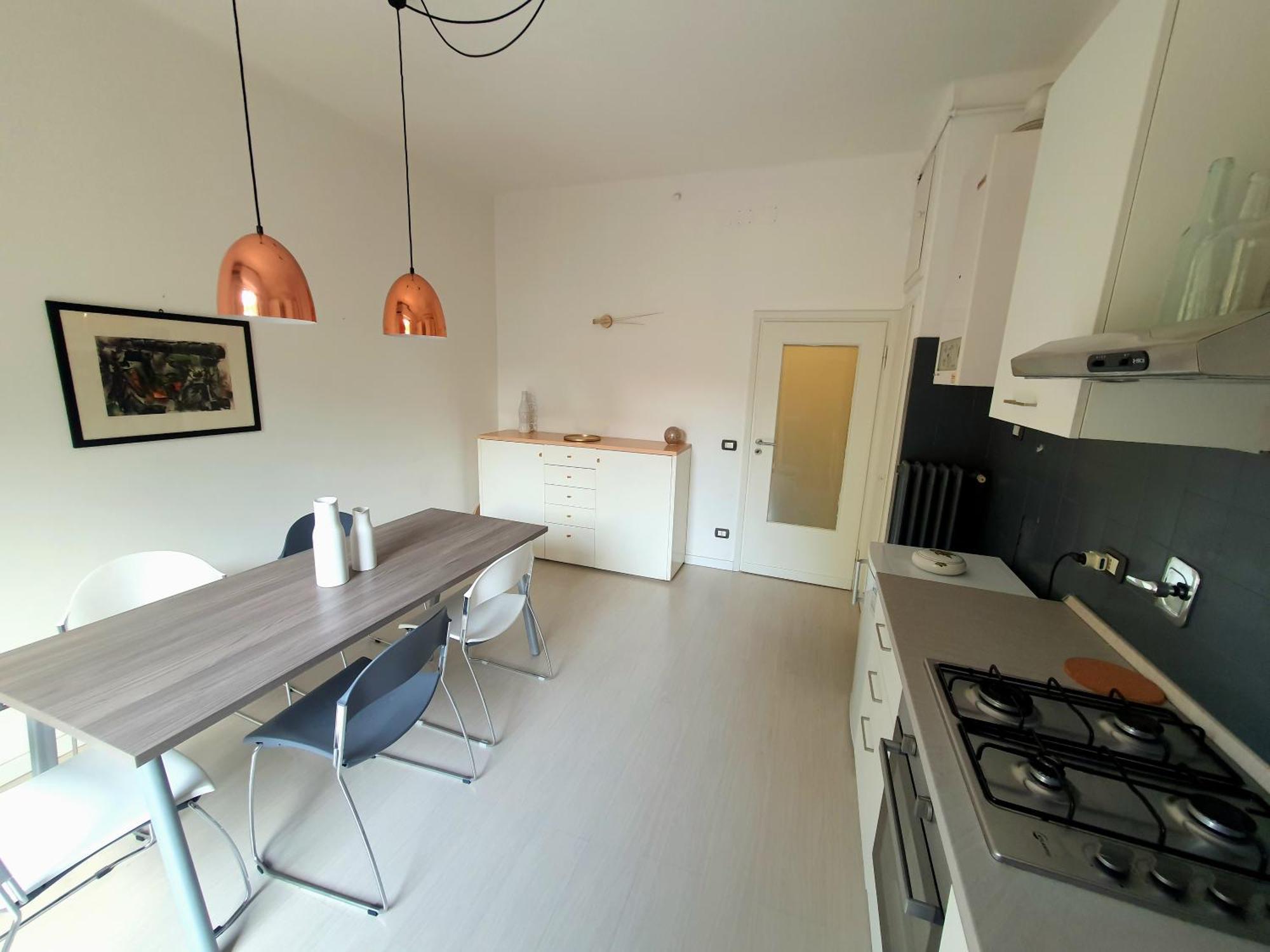 Spacious Three-Room Apartment In Saragozza Bologna Exterior photo